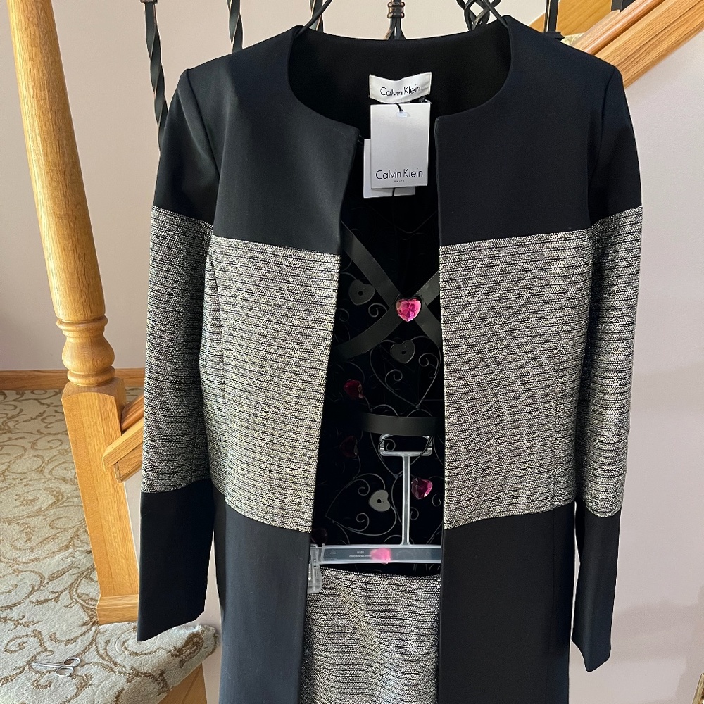 NWT, CALVIN KLEIN SKIRT SUITS, SZ.4 BLACK/GOLD/SILVER